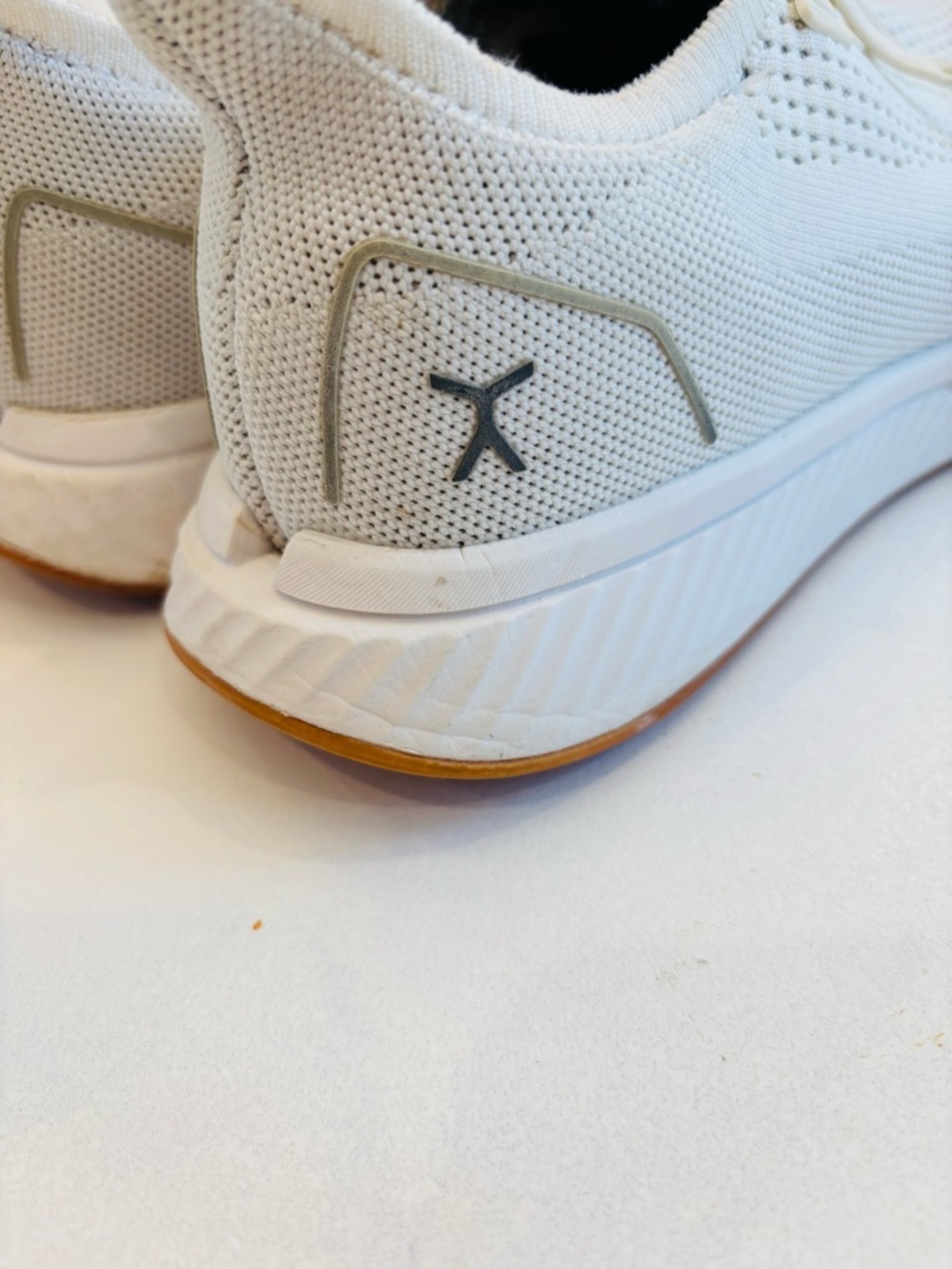 Men's White Knit Athletic Sneakers with Cushioned Foam Midsole size 8 - Picture 9 of 12